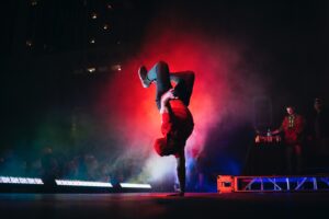 Tańcząc na deskach teatru: jak zostać tancerzem musicalowym?